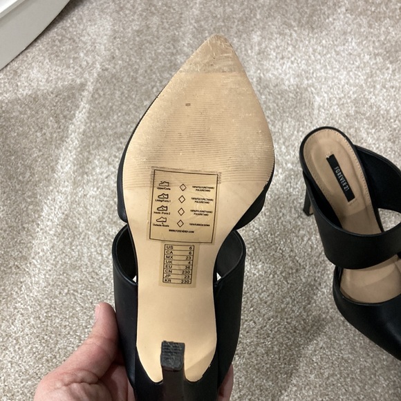 Forever 21 Black heels size 6 - Picture 3 of 4